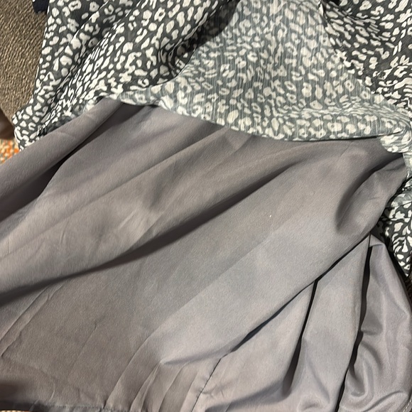 New with tag Ounaya M women blouse flowing sleeves sheer with lining - Picture 6 of 8